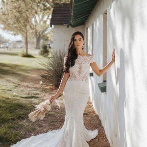 INES DI SANTO "Giselle" Off-White French Lace Wedding Dress - NEW